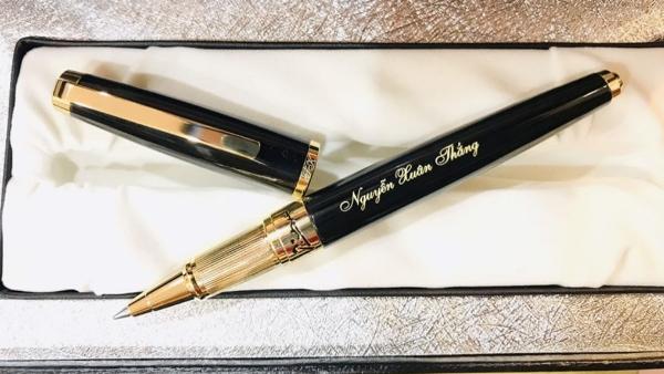 Lựa chọn kỹ thuật in thiệp 20/11 phù hợp để lời chúc 20/11 ngắn gọn trở nên tinh tế.